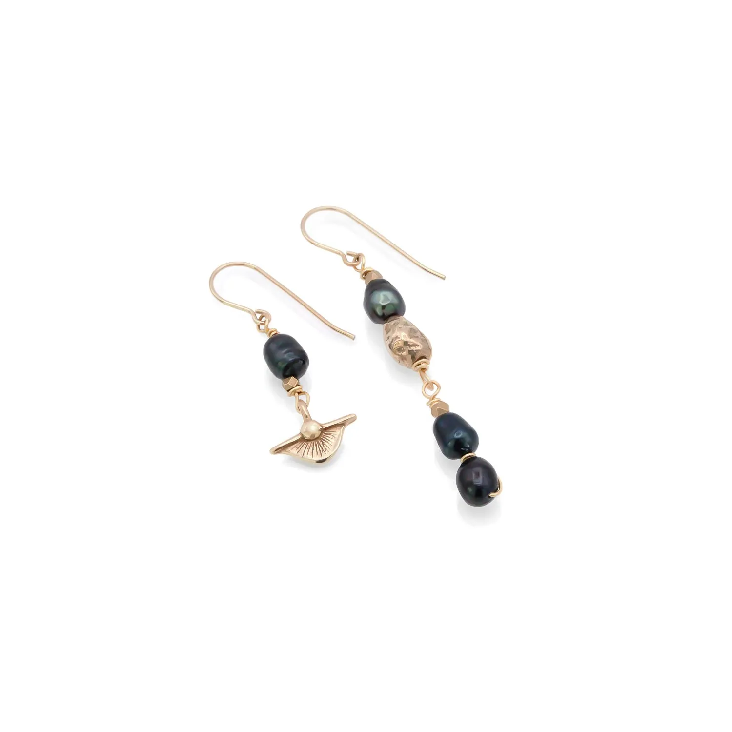 Black Pearl Magdalena Earrings