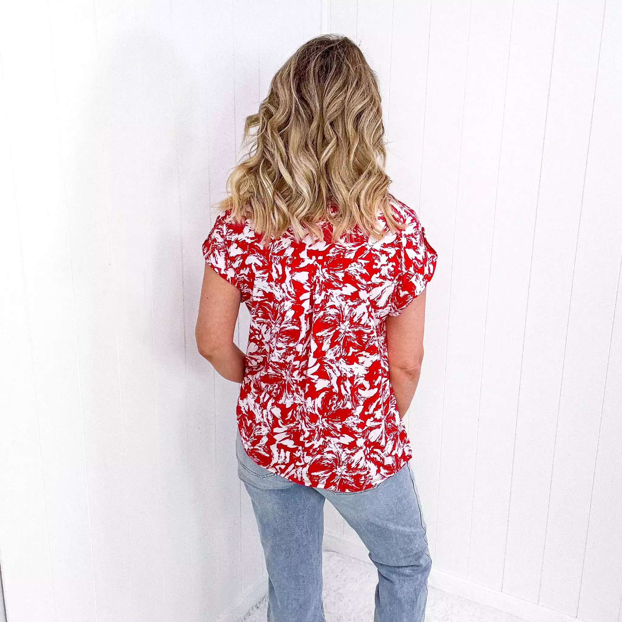 Dear Scarlett Lizzy Cap Sleeve Top in Red Floral