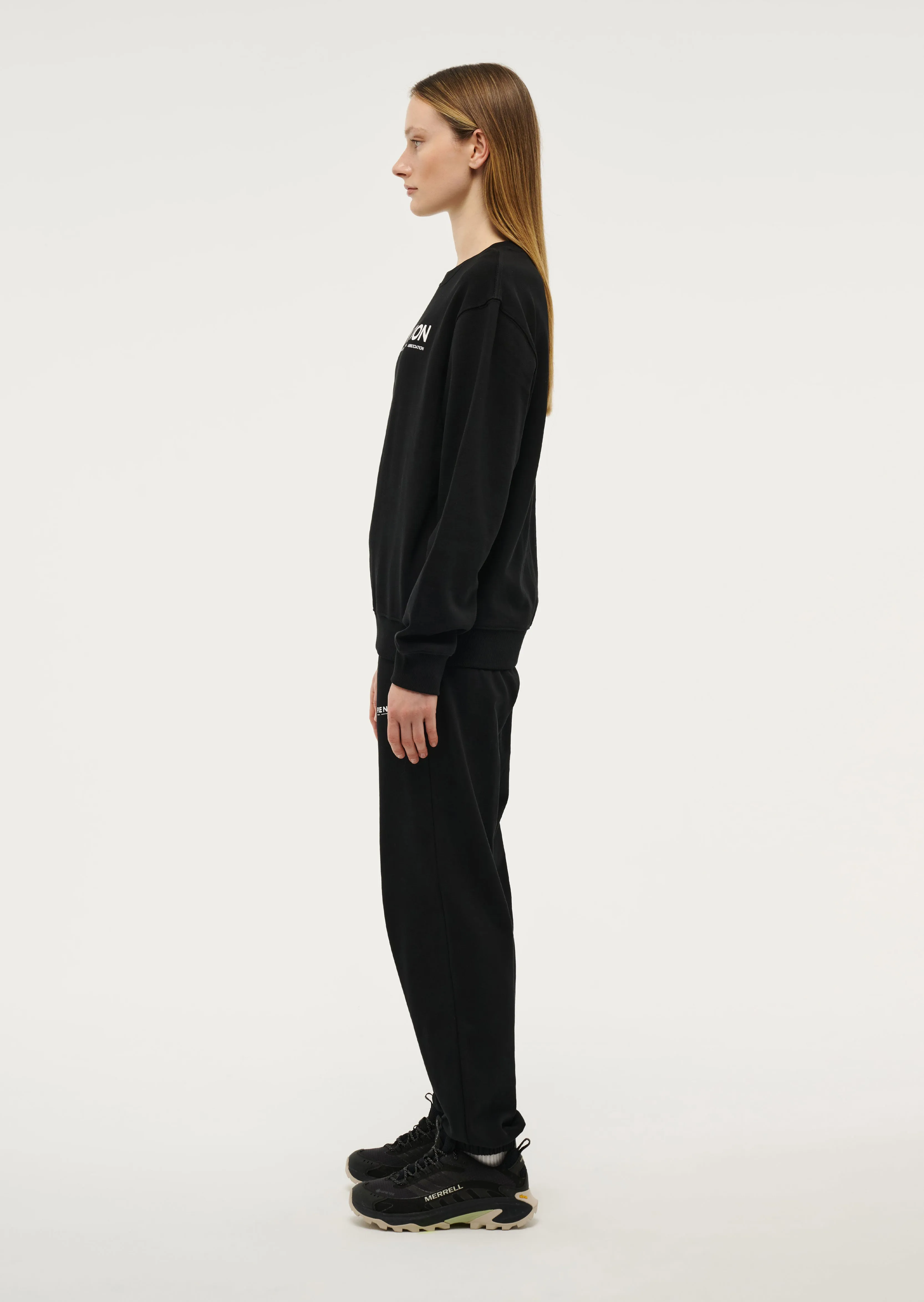 QUALIFY TRACKPANT IN BLACK