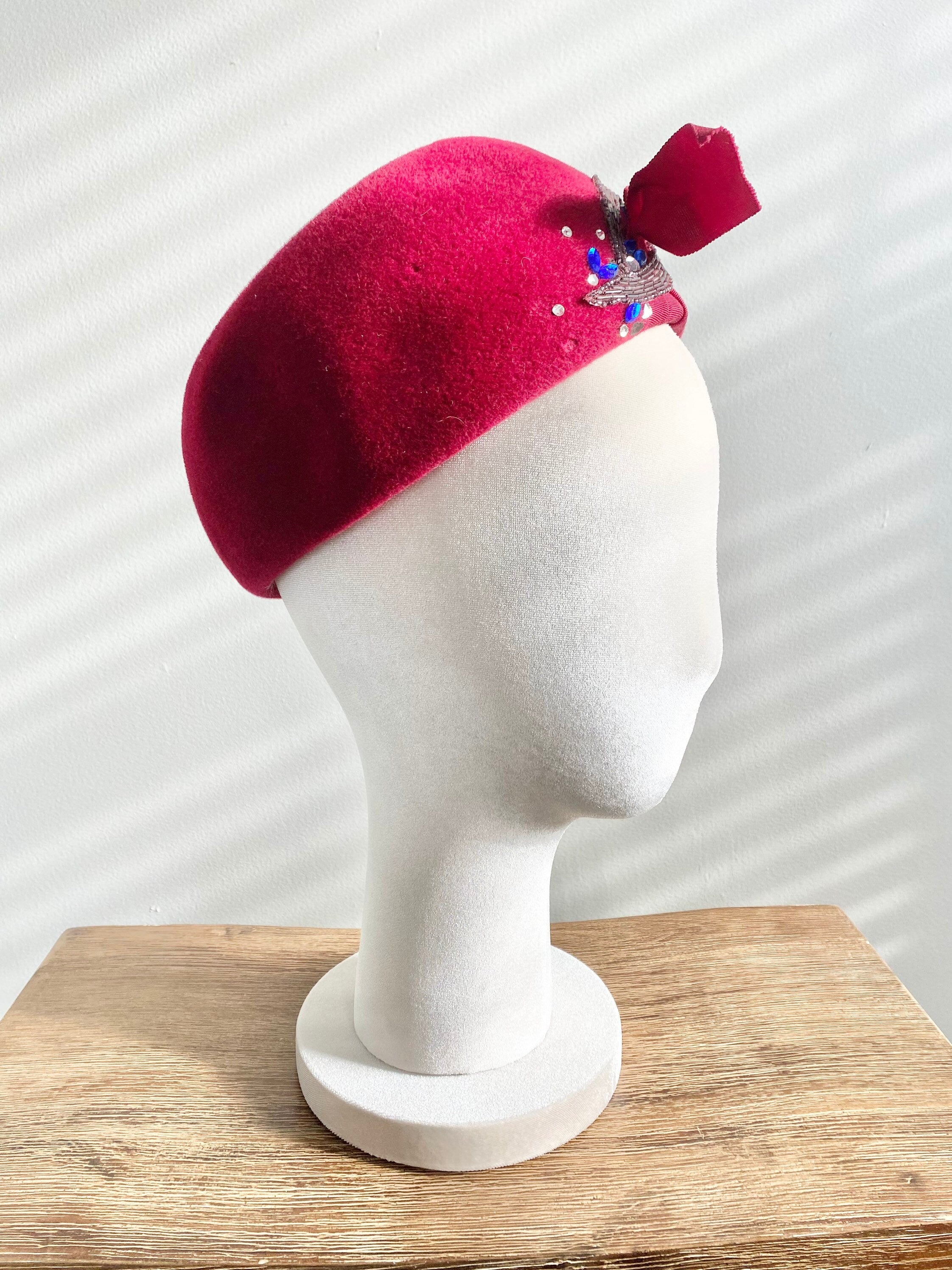 Vintage 1950s Burgundy Cloche Hat /50s Red Hat / one size