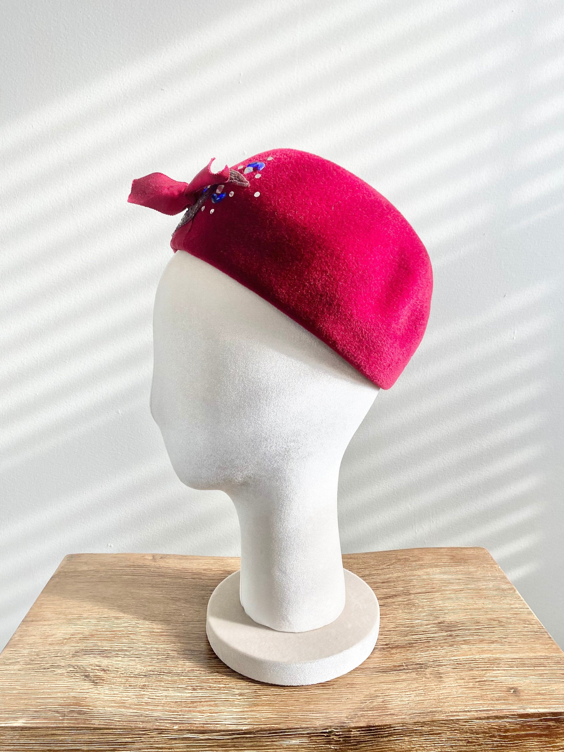 Vintage 1950s Burgundy Cloche Hat /50s Red Hat / one size