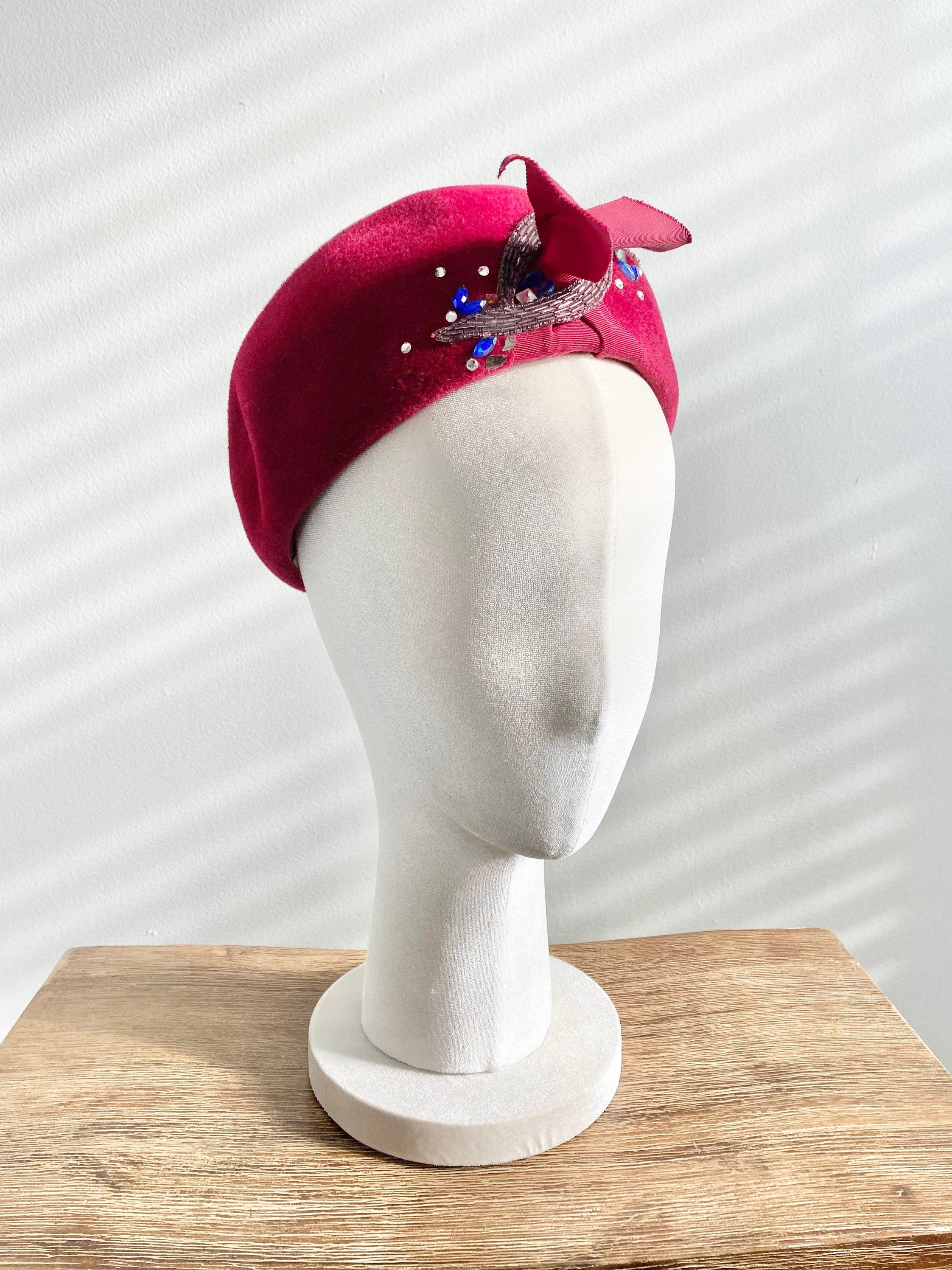 Vintage 1950s Burgundy Cloche Hat /50s Red Hat / one size